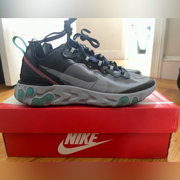 Nike React Element 87 - size 6W/ 4.5M - Picture 2 of 5
